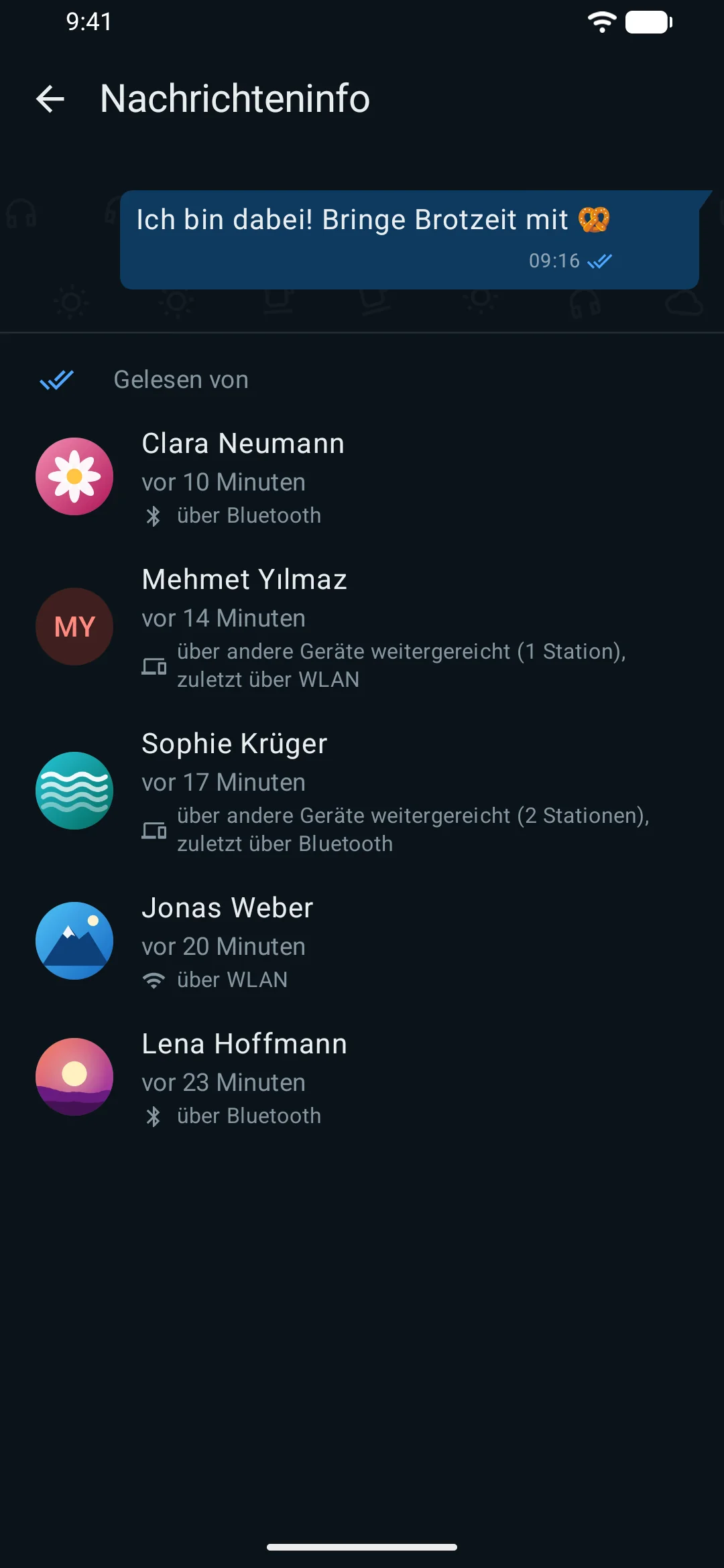 MeshUp auf Android: Nachrichteninfo zeigt den Zustellweg je Empfänger – über Bluetooth, WLAN oder über andere Geräte weitergereicht, ohne Server (dunkles Design)